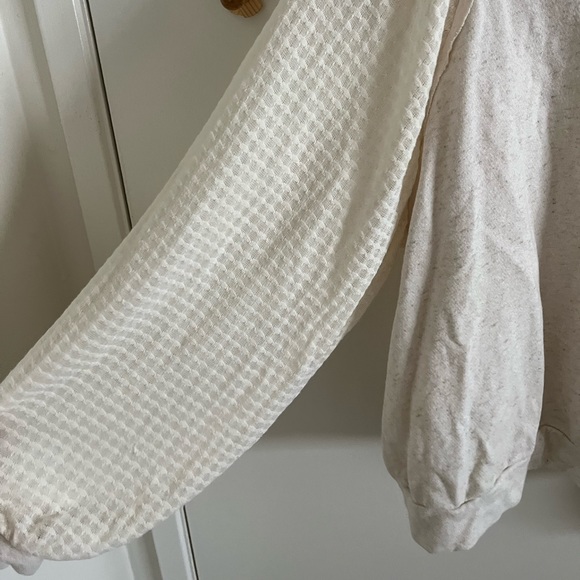 Cream Balloon Sheer Sleeved Sweater - Picture 2 of 7